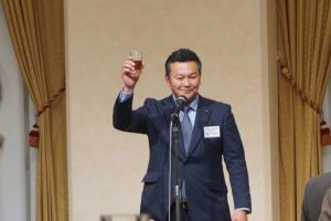 懇親会　佐々木道議のご挨拶・乾杯