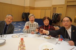 テーブルごとに楽しい会話が弾みました