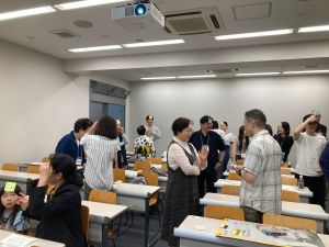 教室中で『Who am I?』
