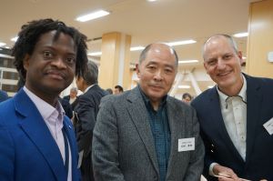 ハムザ様も話の輪の中へ…、和やかな懇親会となりました。