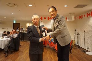 北海道日豪協会・藏田会長（左）、堰八会長